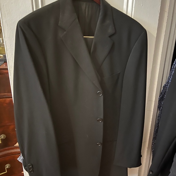 Black Hugo Boss Suit Size 42R